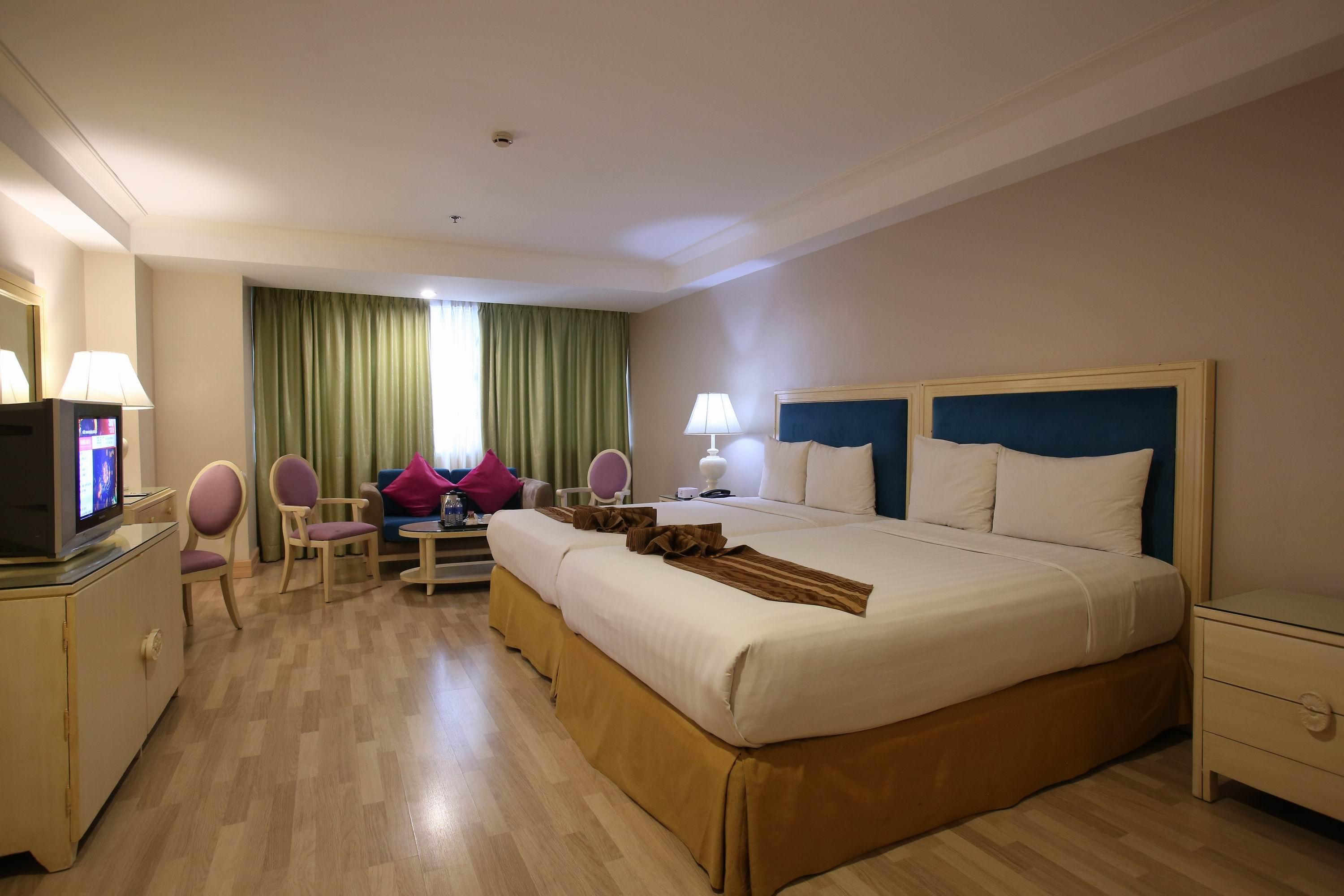 Crown Regency Hotel & Towers Cebu Buitenkant foto