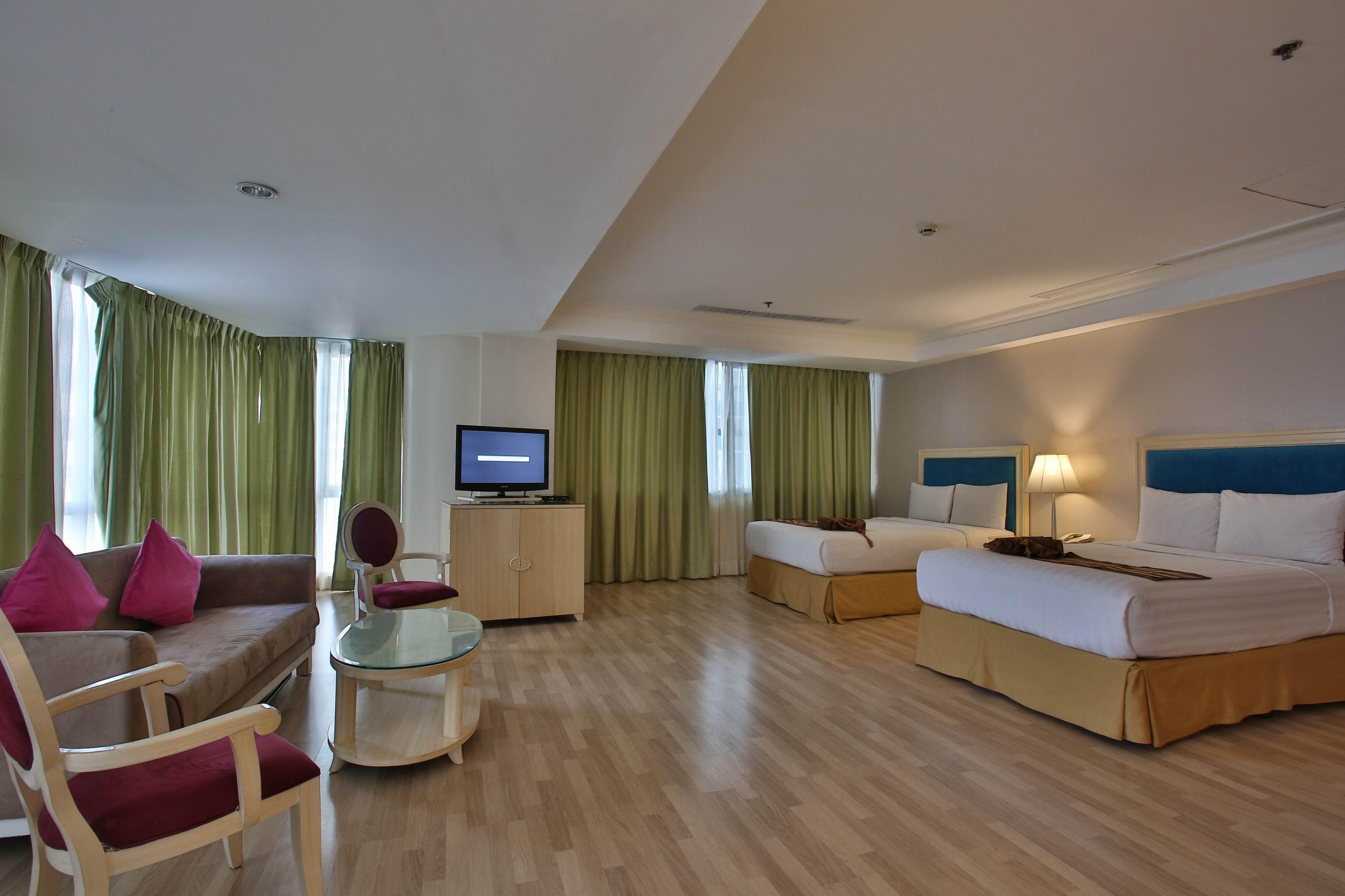 Crown Regency Hotel & Towers Cebu Buitenkant foto