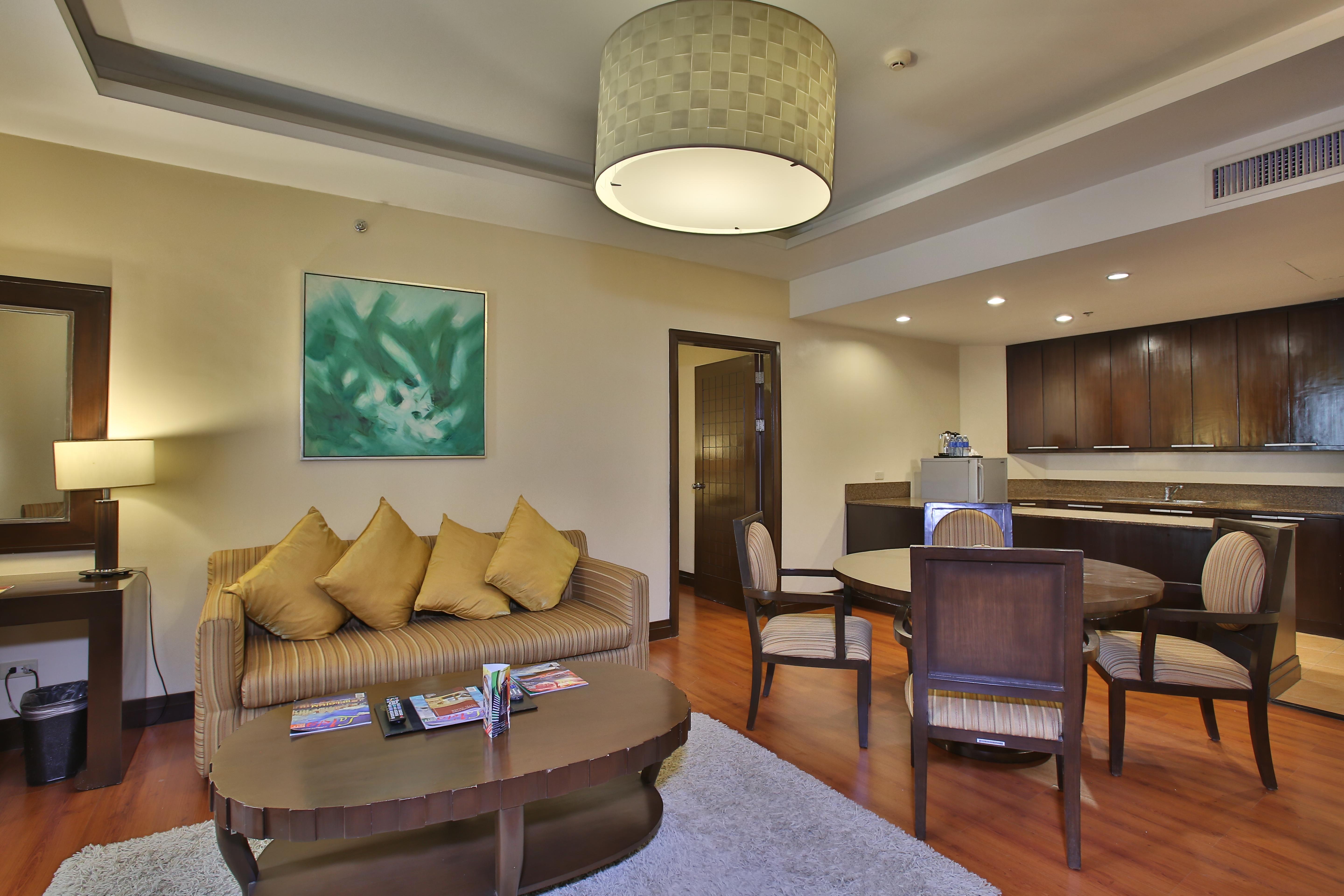 Crown Regency Hotel & Towers Cebu Buitenkant foto
