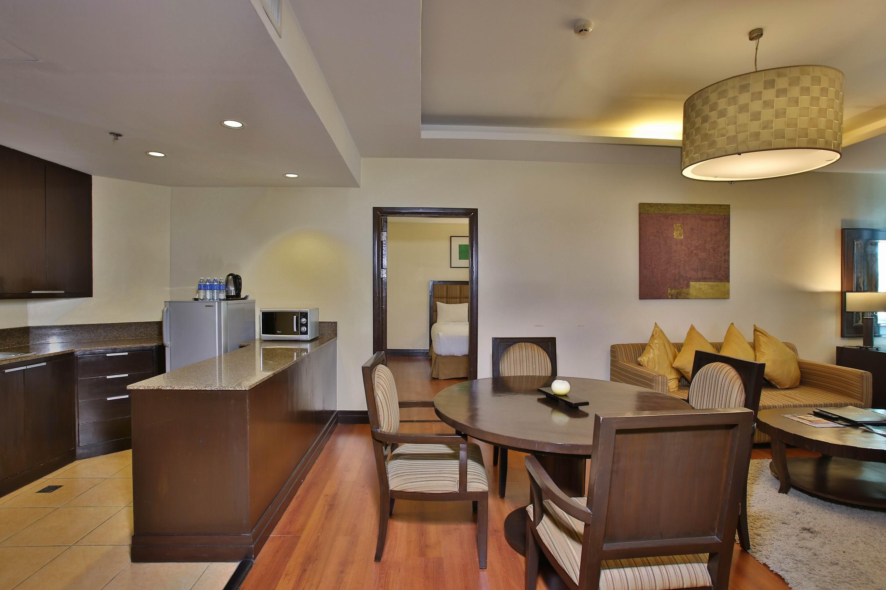 Crown Regency Hotel & Towers Cebu Buitenkant foto