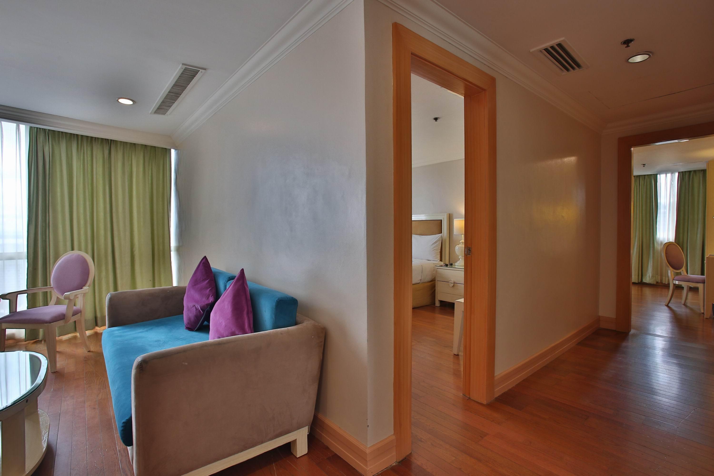 Crown Regency Hotel & Towers Cebu Buitenkant foto