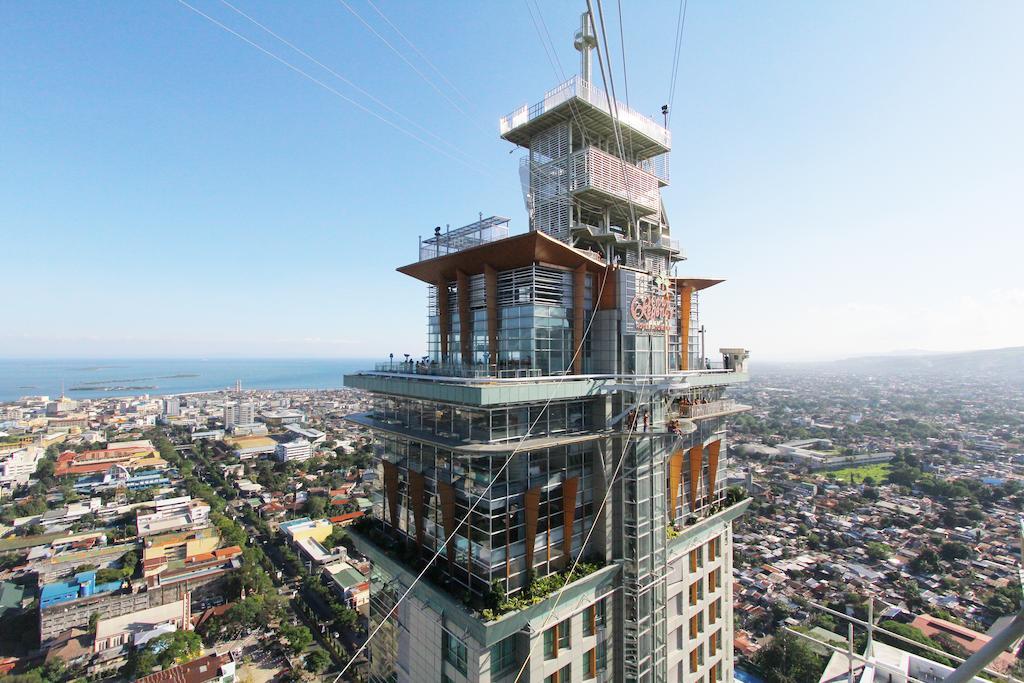 Crown Regency Hotel & Towers Cebu Buitenkant foto